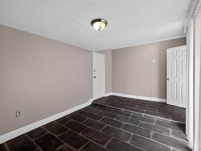 8819 Grenada Drive, Springfield Township, OH 45231 Photo 7