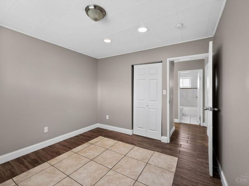 8819 Grenada Drive, Springfield Township, OH 45231 Photo 8