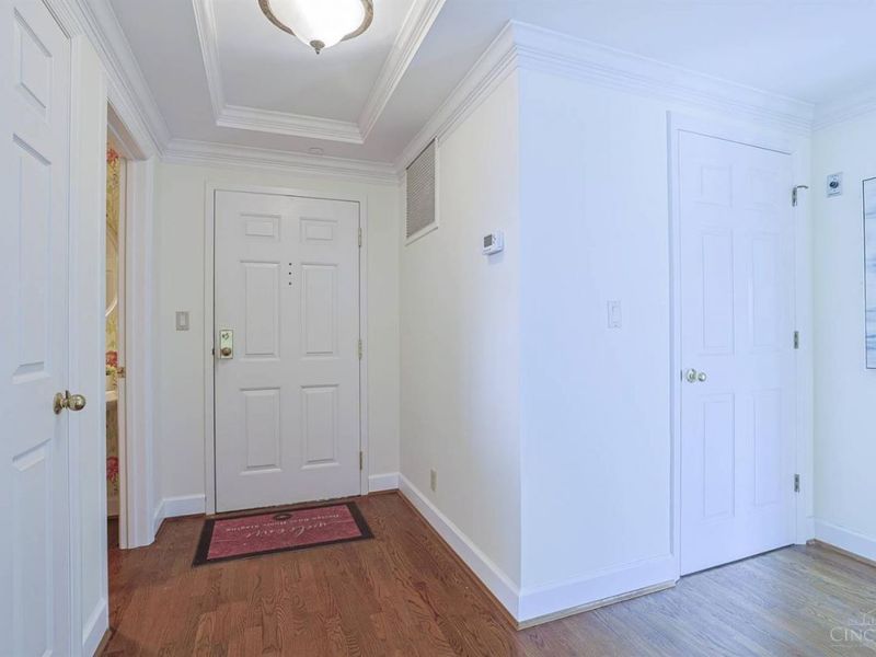 3435 Golden Avenue, Unit 1001, Cincinnati, OH 45226 Photo 3