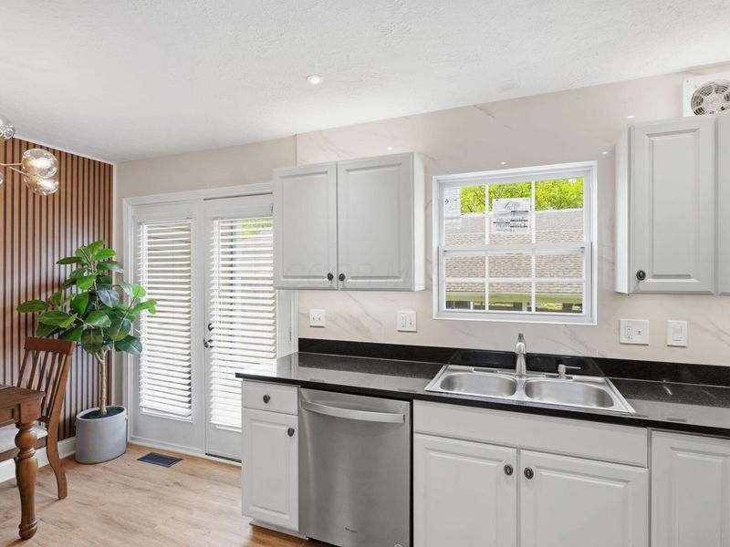 7909 Thornfield Lane, Unit 41, Columbus, OH 43235 Photo 9