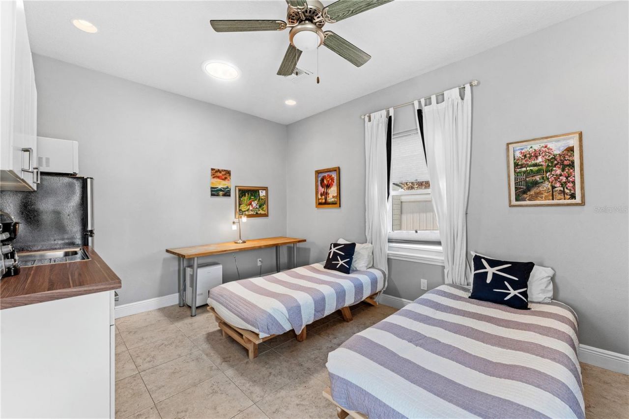 827 E 26th Avenue, New Smyrna Beach, FL 32169 Photo