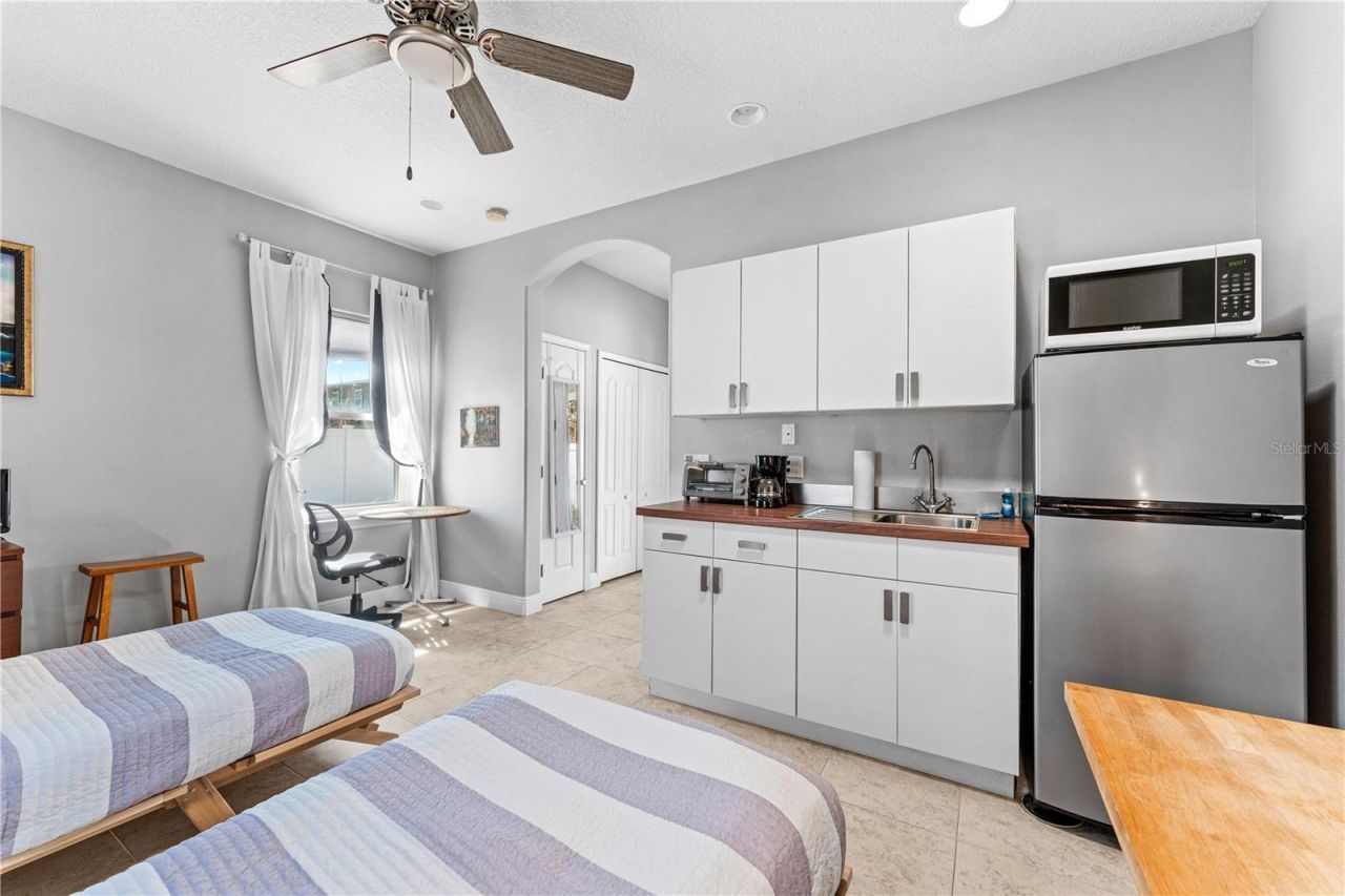 827 E 26th Avenue, New Smyrna Beach, FL 32169 Photo