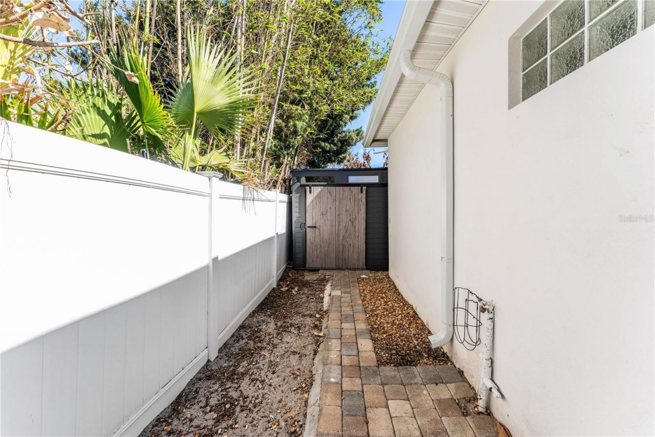 827 E 26th Avenue, New Smyrna Beach, FL 32169 Photo