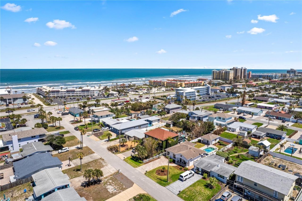 827 E 26th Avenue, New Smyrna Beach, FL 32169 Photo