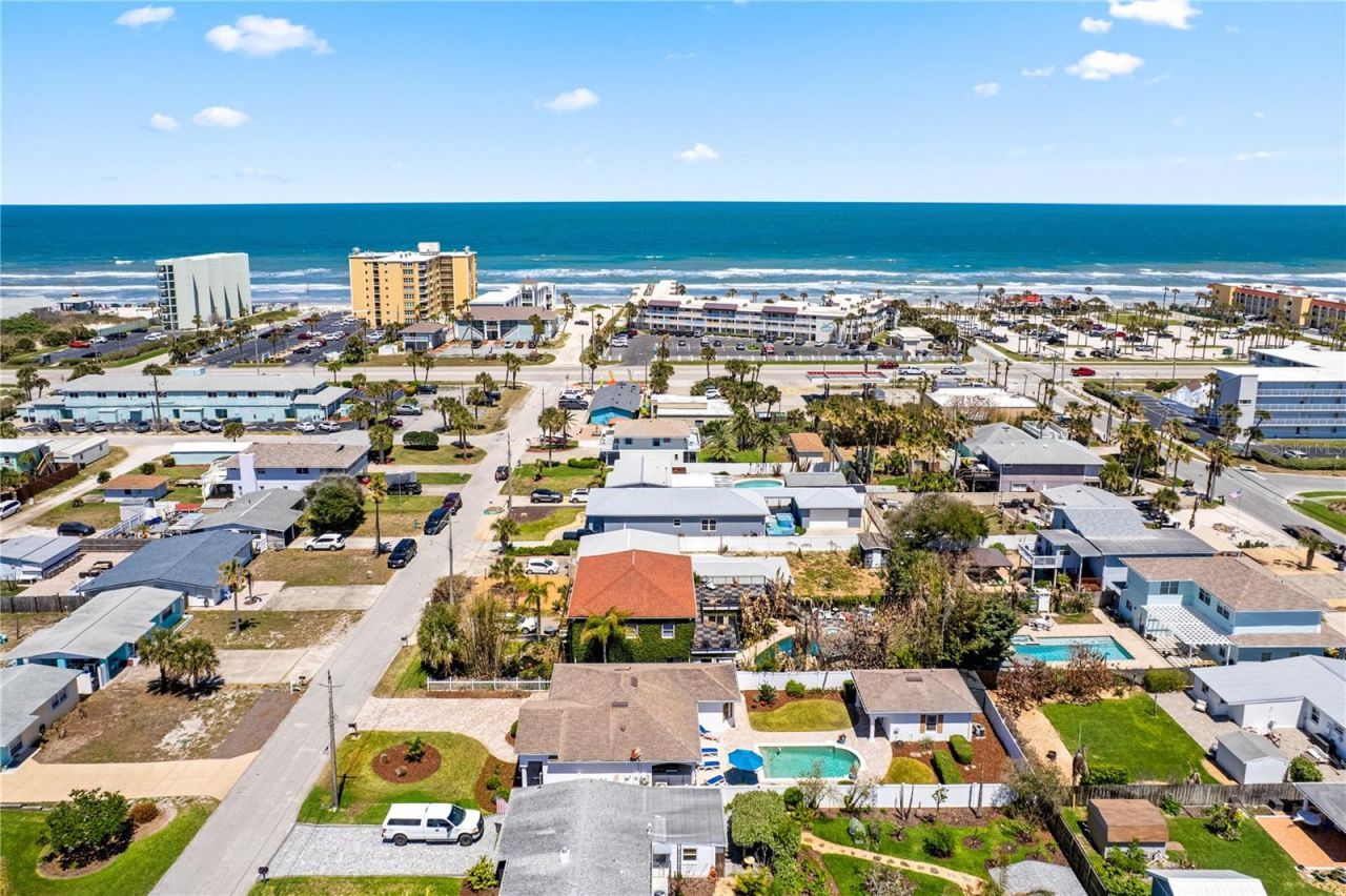 827 E 26th Avenue, New Smyrna Beach, FL 32169 Photo