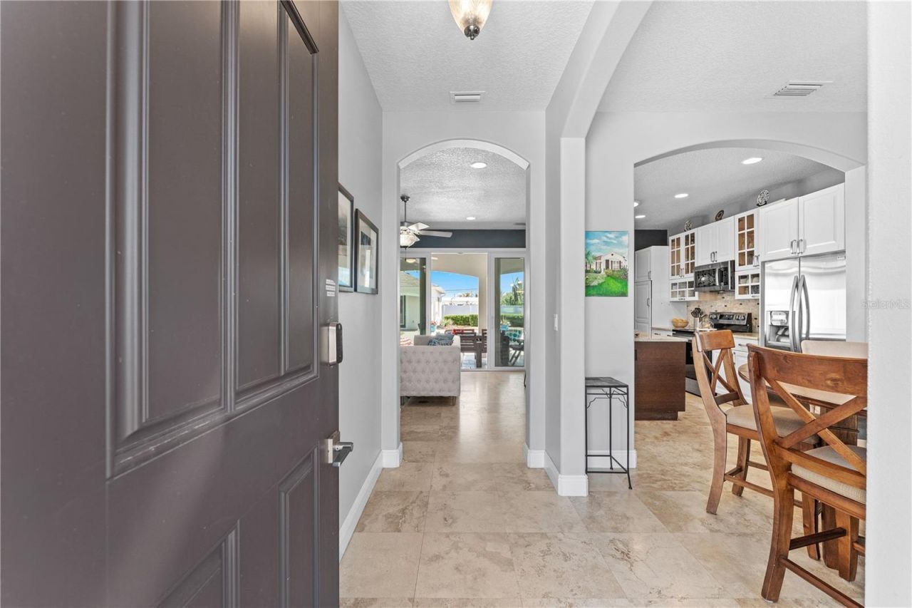 827 E 26th Avenue, New Smyrna Beach, FL 32169 Photo