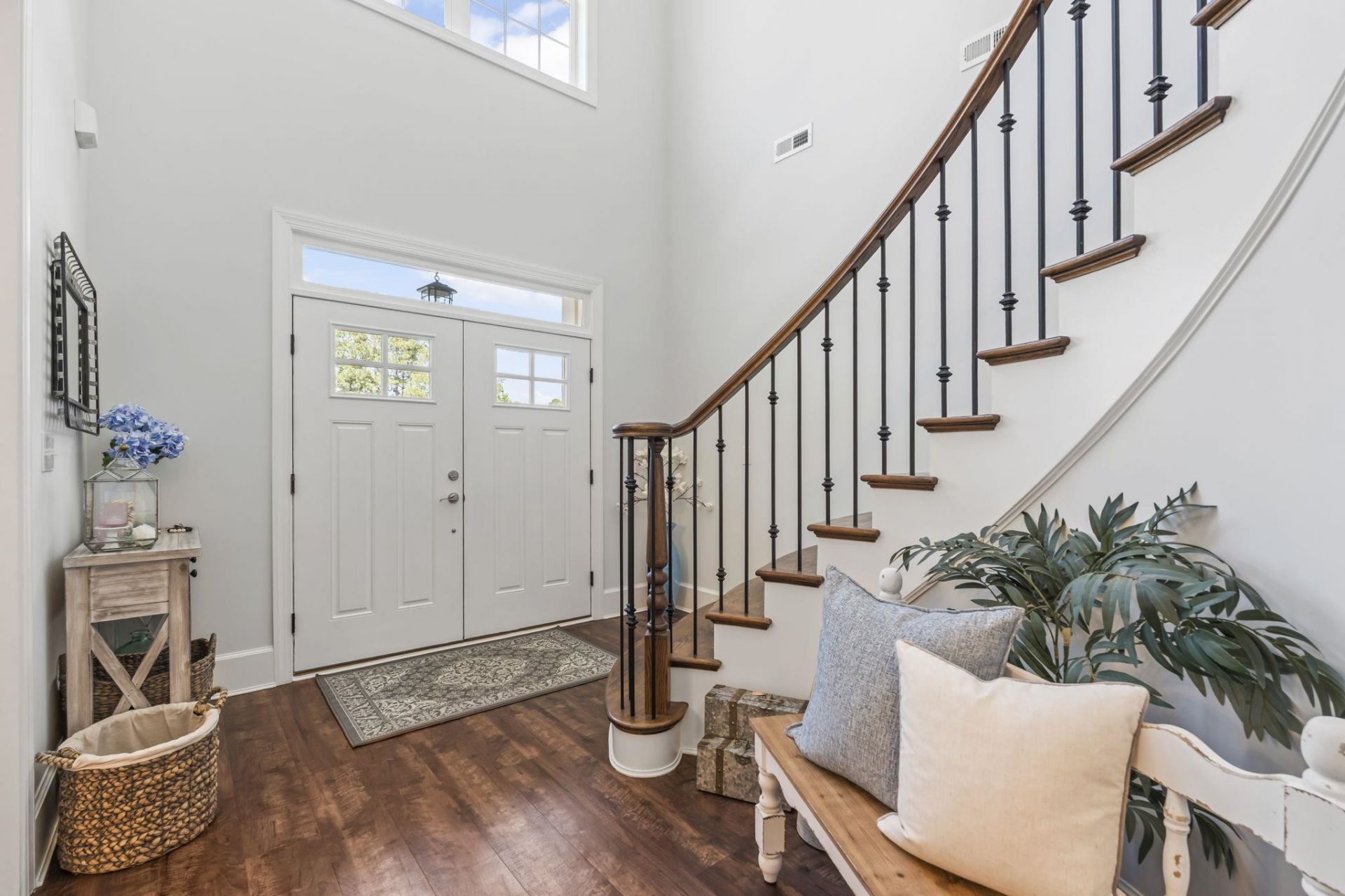 2544 Ellerbe Circle Photo 3