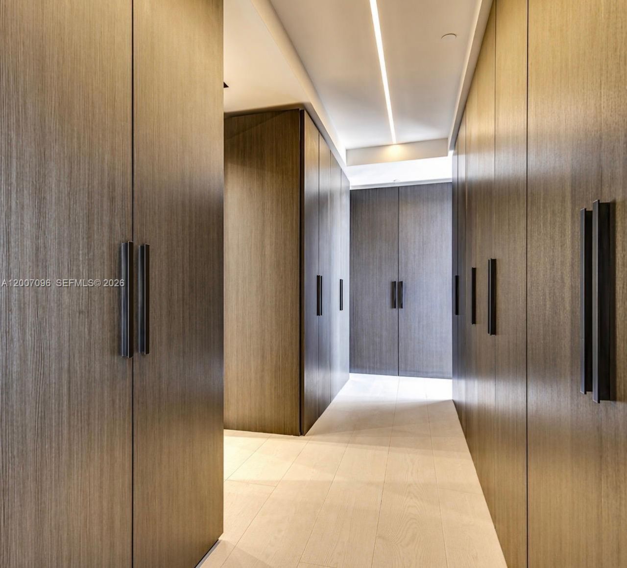 1 Collins Ave , Unit 606, Miami Beach, FL 33139 Photo