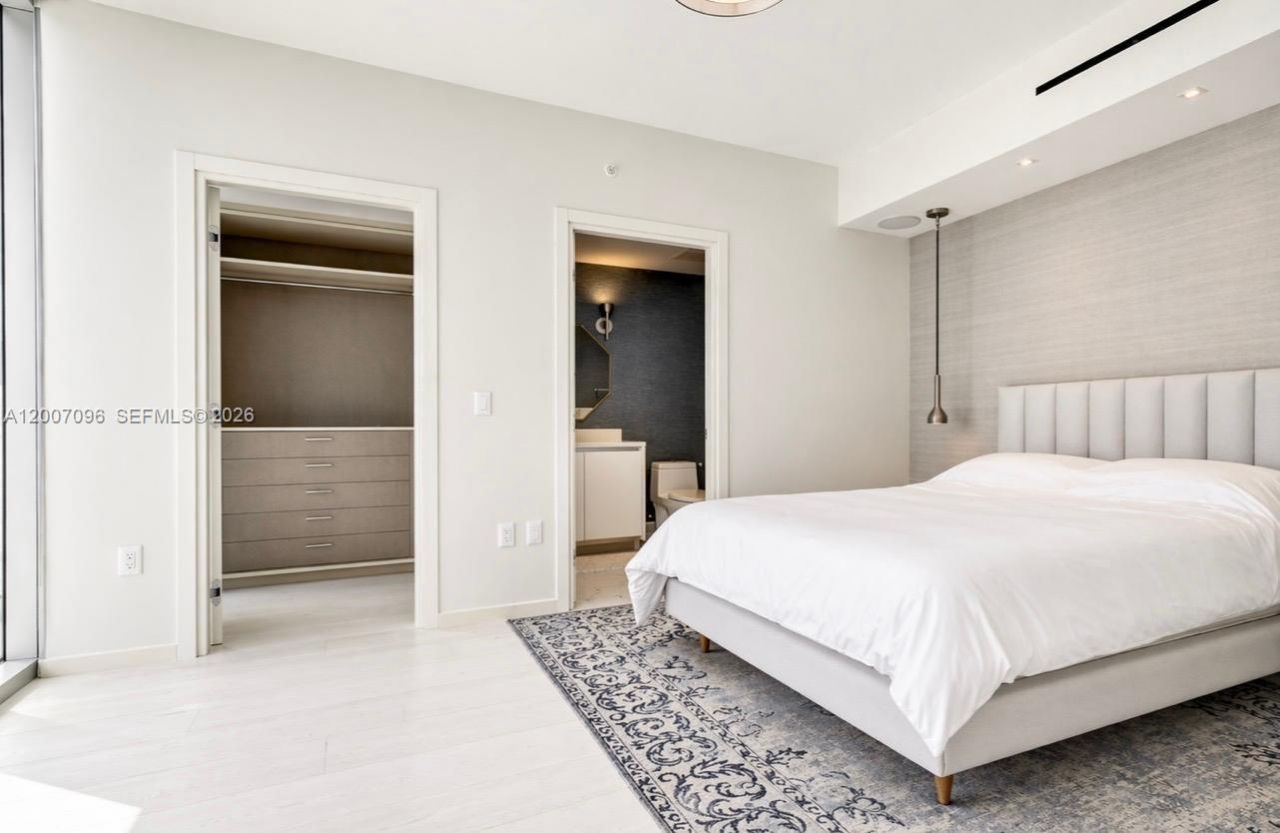 1 Collins Ave , Unit 606, Miami Beach, FL 33139 Photo