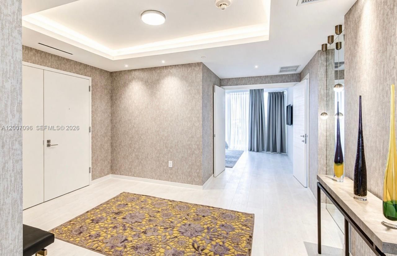 1 Collins Ave , Unit 606, Miami Beach, FL 33139 Photo