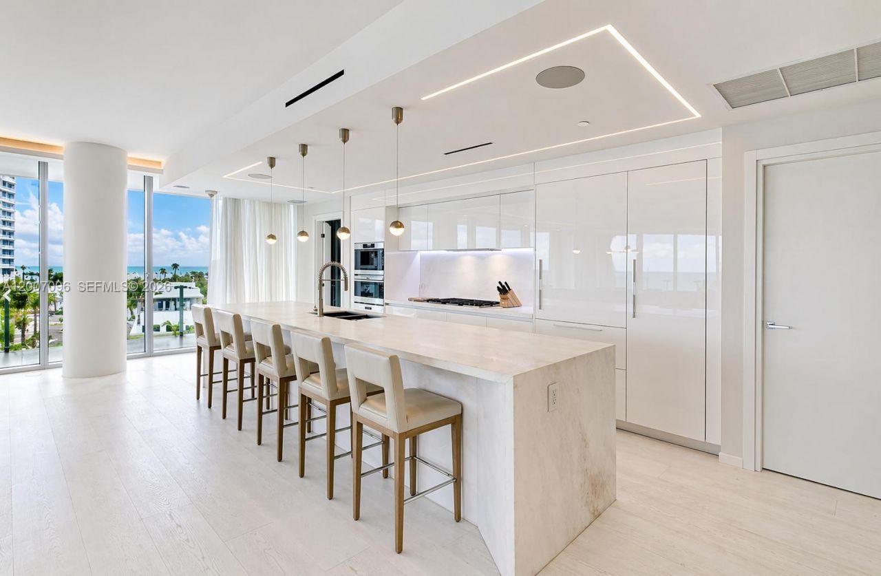 1 Collins Ave , Unit 606, Miami Beach, FL 33139 Photo