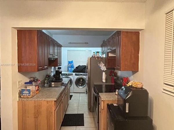 1100 NE 1st Ct , Unit 104, Hallandale Beach, FL 33009