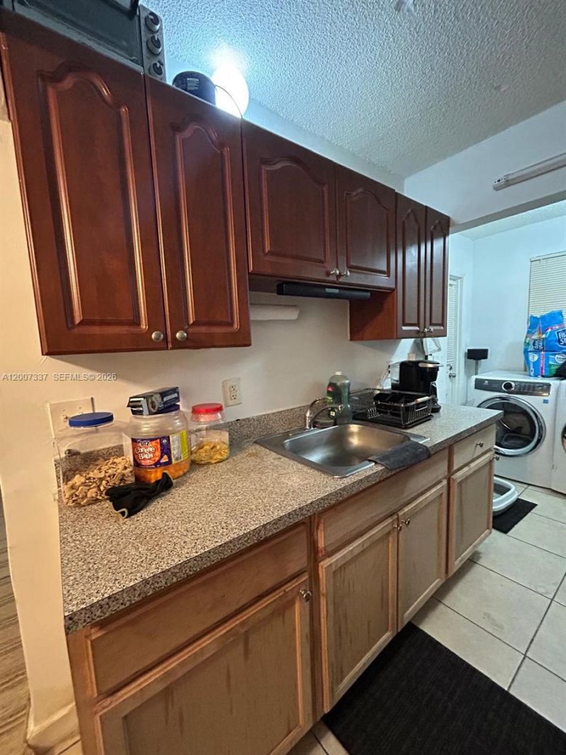1100 NE 1st Ct , Unit 104, Hallandale Beach, FL 33009 Photo