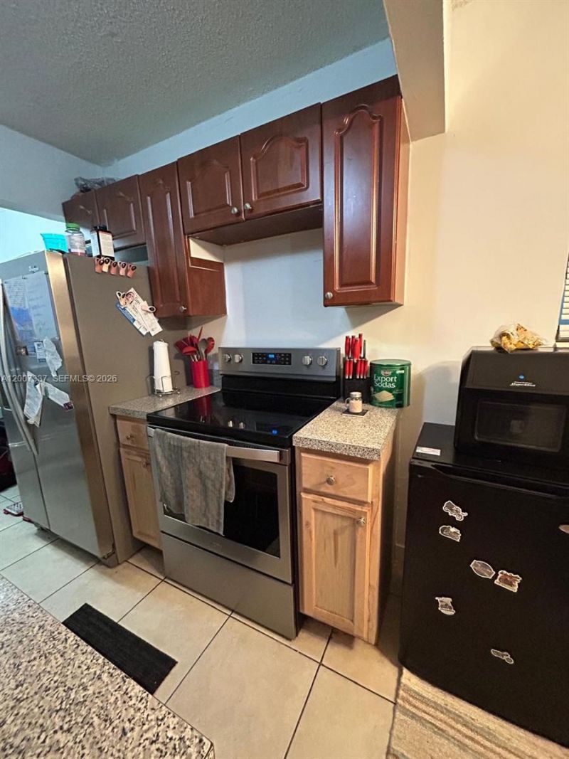1100 NE 1st Ct , Unit 104, Hallandale Beach, FL 33009 Photo