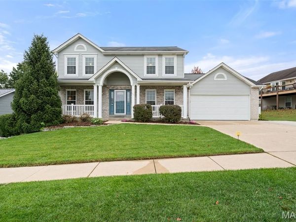 40 Kentucky Blue Ridge Court, St Charles, MO 63303