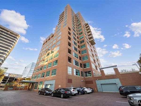 8025 Maryland Avenue, Unit 4J, Clayton, MO 63105