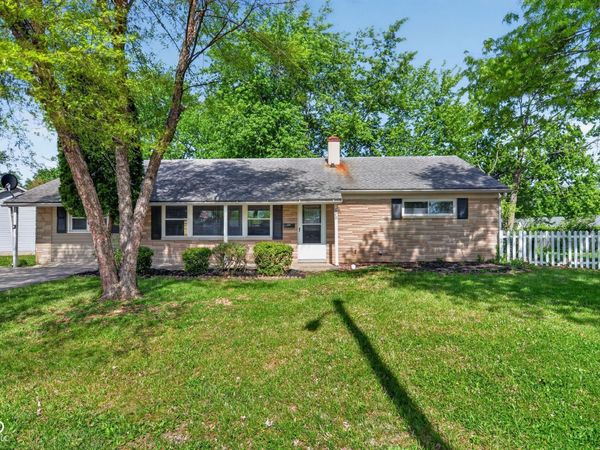 629 Gooseberry Lane , Greenwood, IN 46143