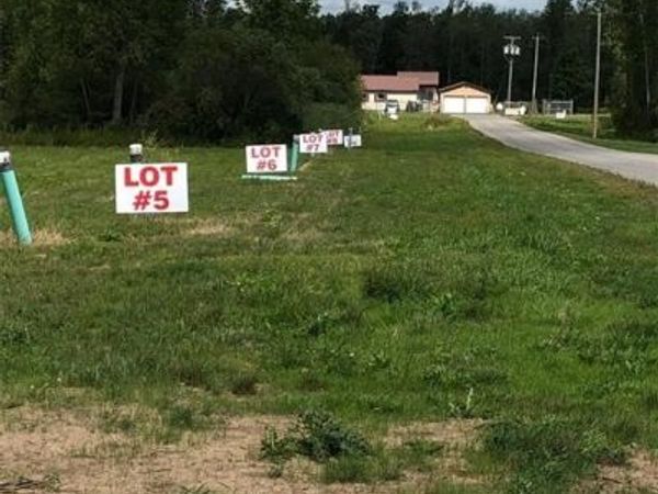 82 Fieldcrest Drive , Corfu, NY 14036