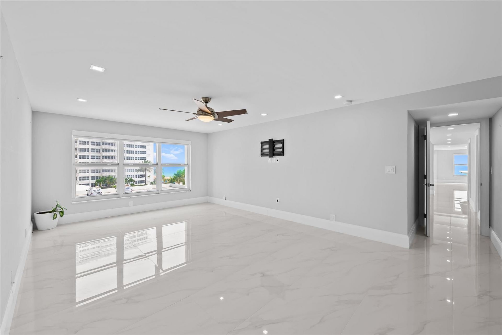 3900 Galt Ocean Drive, Unit 317, Fort Lauderdale, FL 33308 Photo