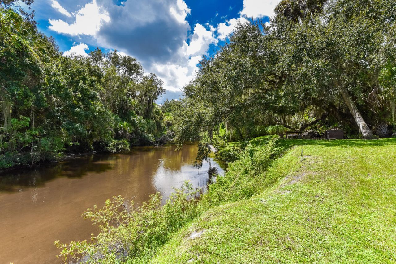 3646 S Jenkins Road, Fort Pierce, FL 34981 Photo