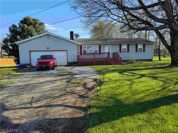 15390 Cenfield Street NE, Alliance, OH 44601