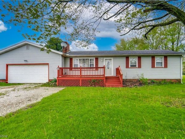 15390 Cenfield Street NE, Alliance, OH 44601
