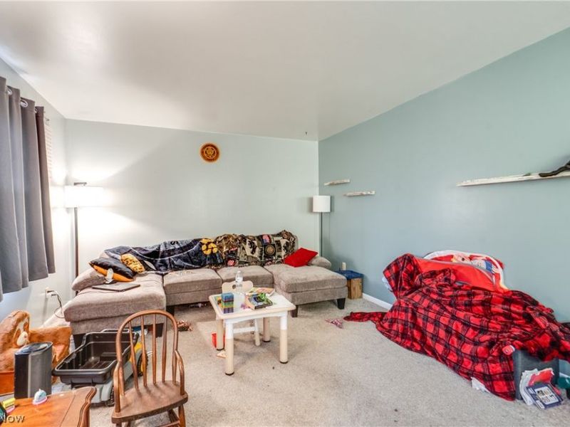 15390 Cenfield Street NE, Alliance, OH 44601 Photo 3