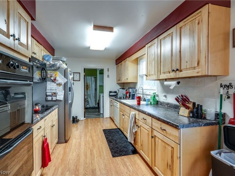 15390 Cenfield Street NE, Alliance, OH 44601 Photo 8