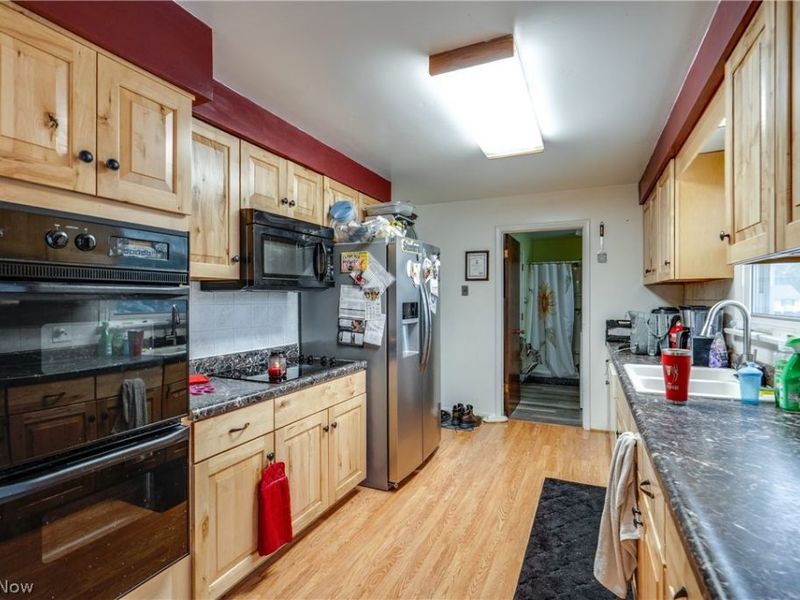 15390 Cenfield Street NE, Alliance, OH 44601 Photo 9