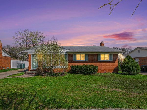 31618 Haldane Street, Livonia, MI 48152