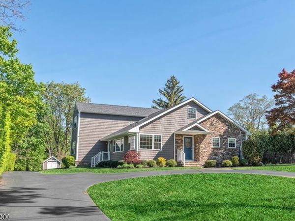 11 Cedar St, Bernards, NJ 07920