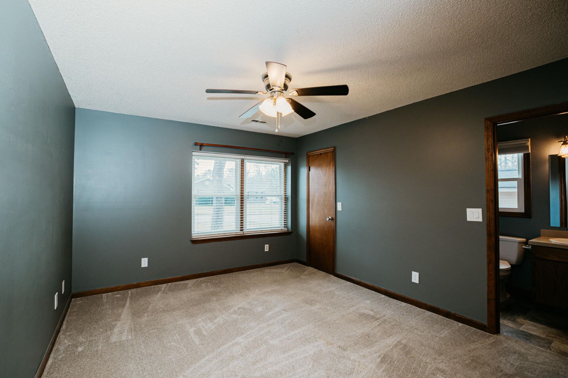318 Jennie Street Photo 15