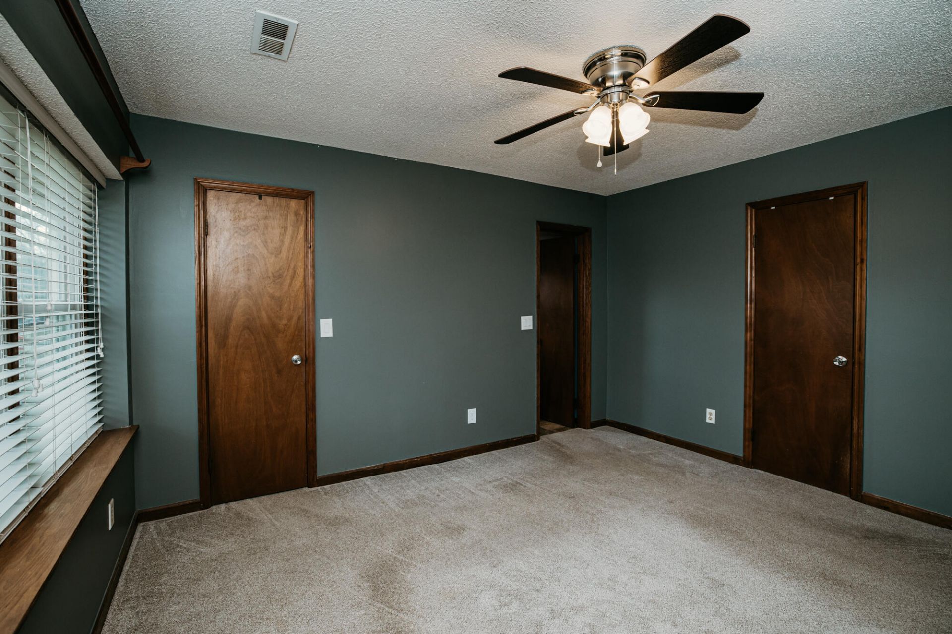 318 Jennie Street Photo 16