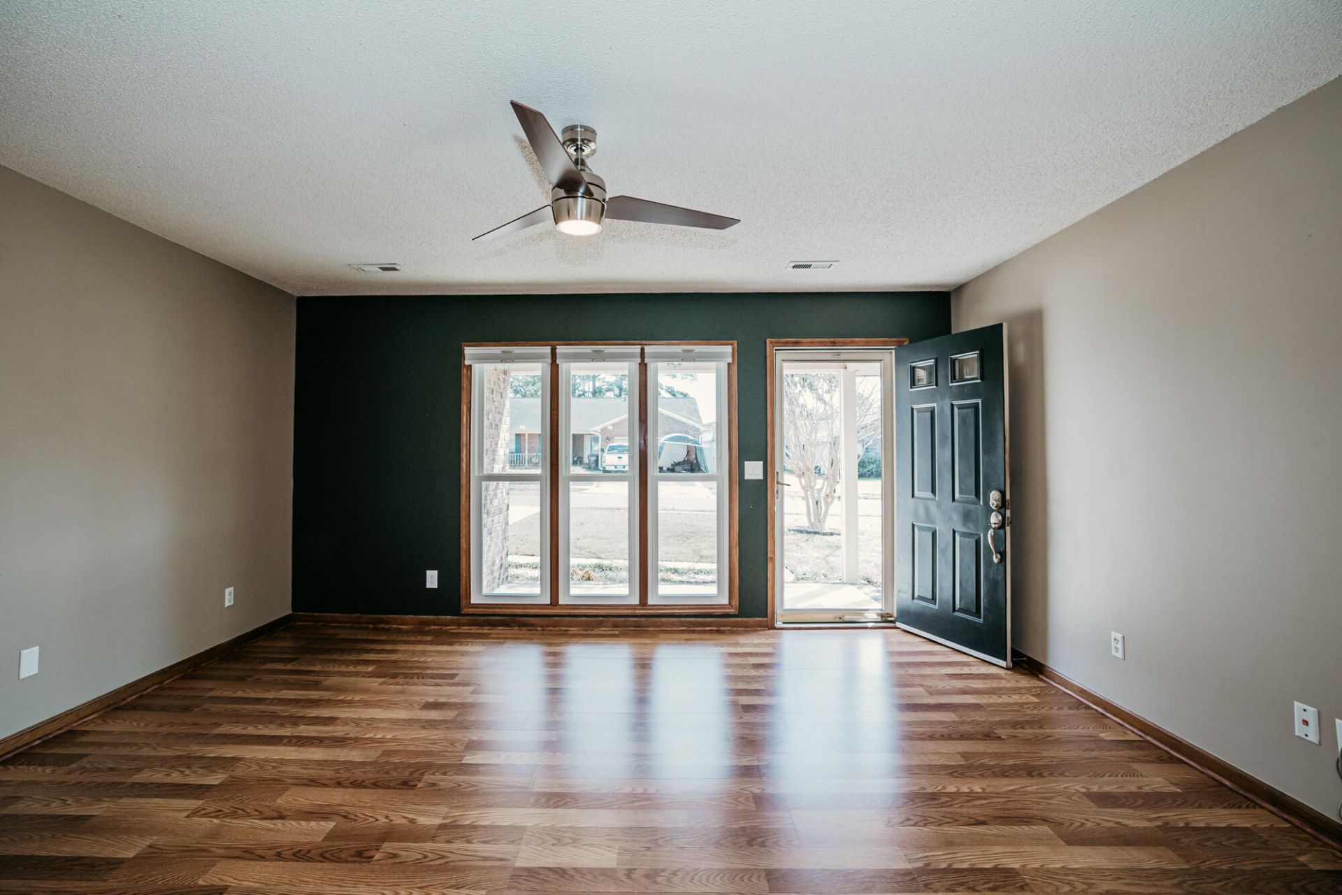 318 Jennie Street Photo 25