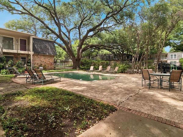 5311 Fleetwood Oaks Avenue , Unit 163, Dallas, TX 75235