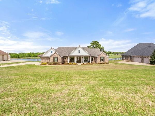 23630 Champion Drive, Lindale, TX 75771