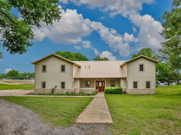 94 Arend Drive , Gainesville, TX 76240