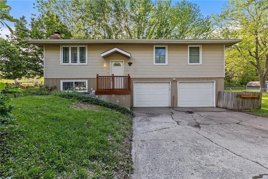 106 Kent Street, Wood Heights, MO 64024 Main Photo