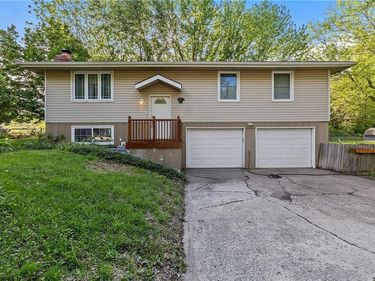 106 Kent Street, Wood Heights, MO 64024