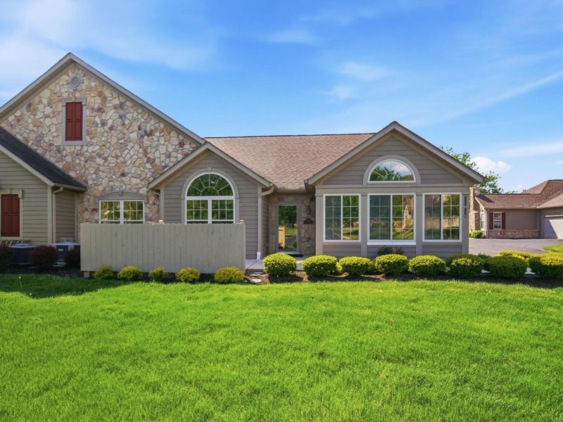 124 Jamie Lynn Circle, Pickerington, OH 43147 Photo 2