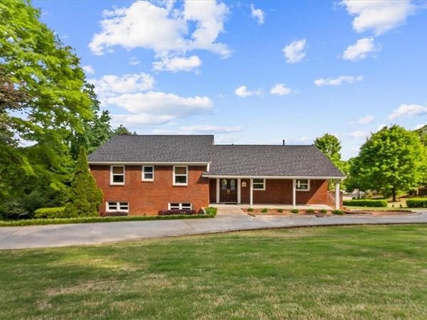 206 Victory Drive , Calhoun, GA 30701