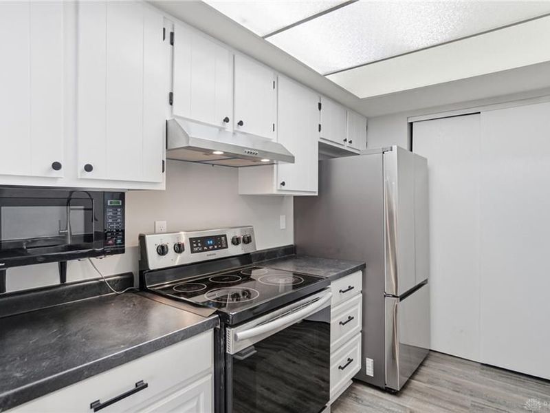 5520 Cobblegate Drive, Unit C, Dayton, OH 45449 Photo 11