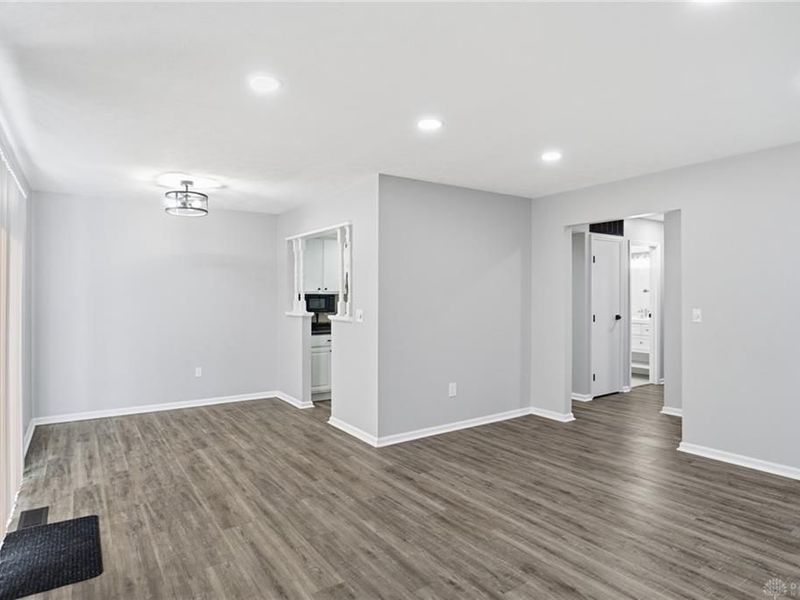 5520 Cobblegate Drive, Unit C, Dayton, OH 45449 Photo 7