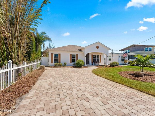 827 E 26th Avenue, New Smyrna Beach, FL 32169