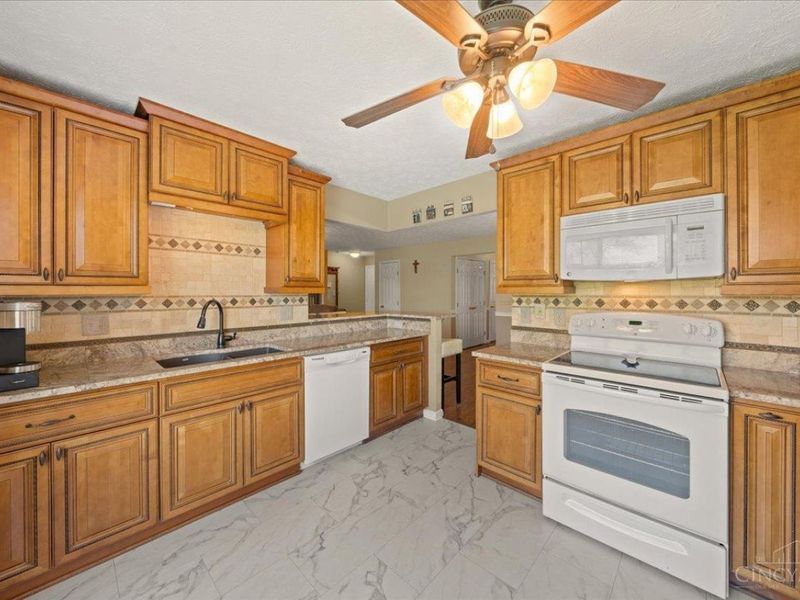 3353 Diehl Road, Unit 34, Green Township, OH 45211 Photo 10