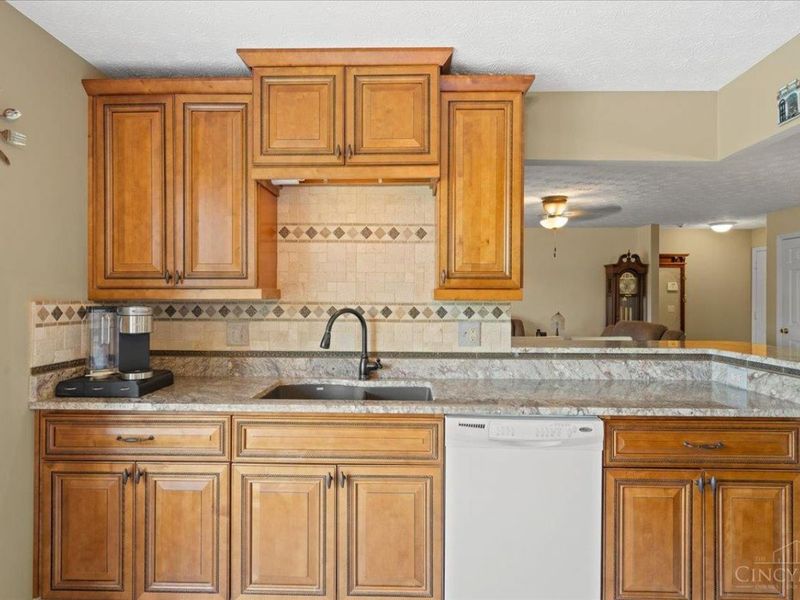 3353 Diehl Road, Unit 34, Green Township, OH 45211 Photo 9