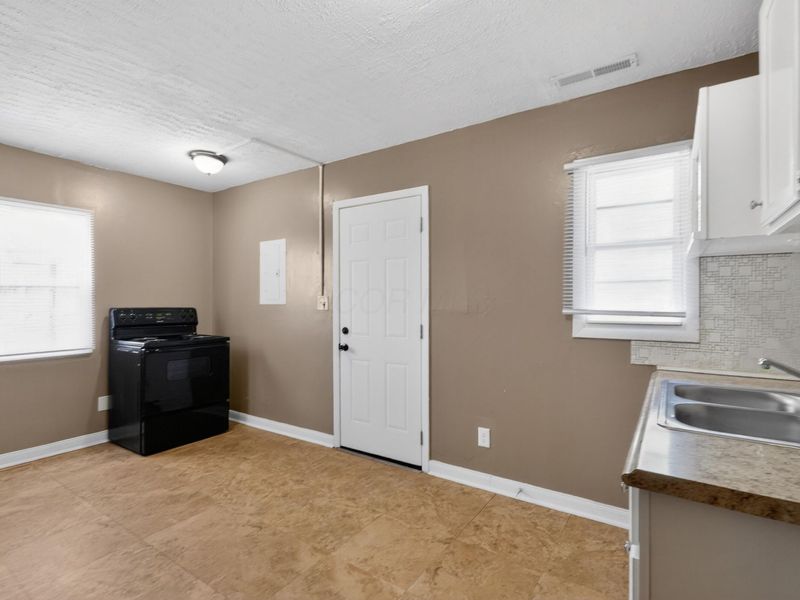 1920 Marsdale Avenue , Columbus, OH 43223 Photo 21