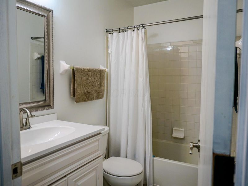 3741 Bill Of Rights Square, Columbus, OH 43207 Photo 15