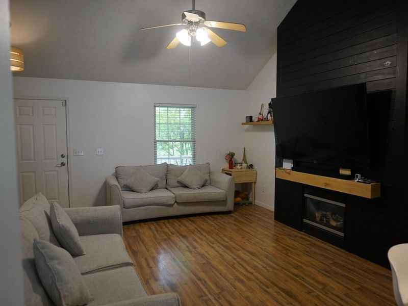 3741 Bill Of Rights Square, Columbus, OH 43207 Photo 6