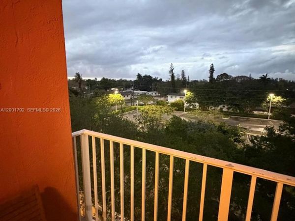 1300 NE 109th St , Unit 404, Miami, FL 33161